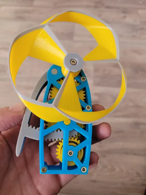 Quạt Squeeze Fan có cơ chế bánh cóc (Bản Remix) - Image 1