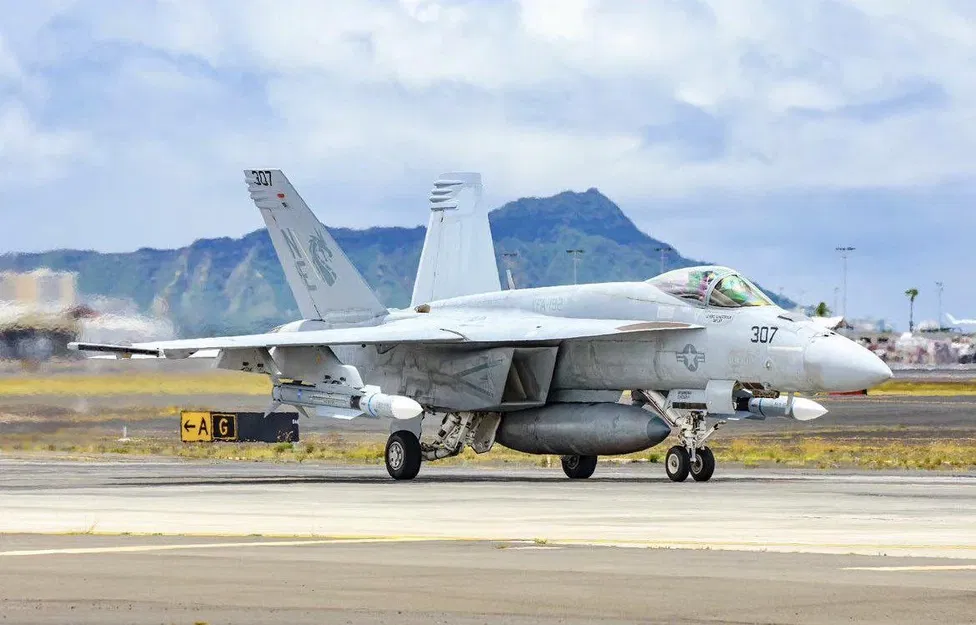 Mô hình tiêm kích siêu nhỏ F/A-18 E/F Super Hornet in nguyên khối (print-in-place) - Image 6