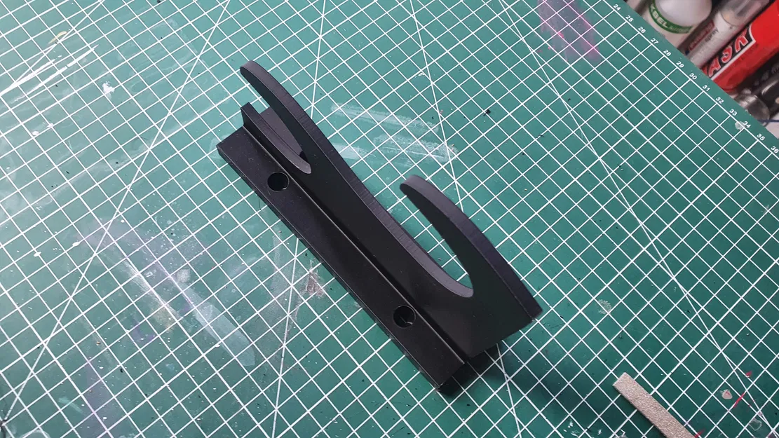 Giá treo kiếm gắn tường (Wall Sword Holder) in 3D chắc chắn, tiện lợi - Image 3