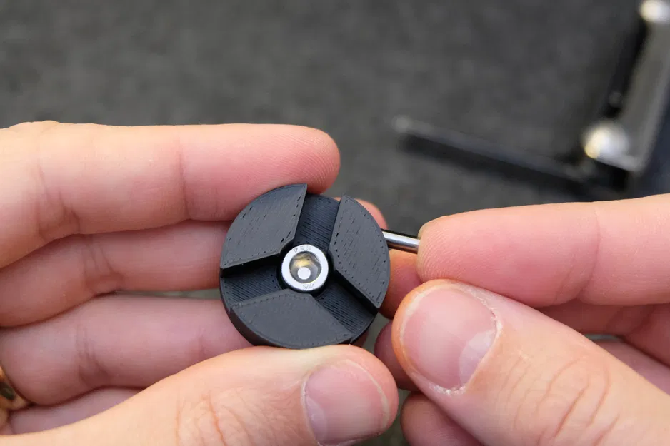 The Ultimate Mini Tripod - Chân máy ảnh bỏ túi siêu bền - Image 8