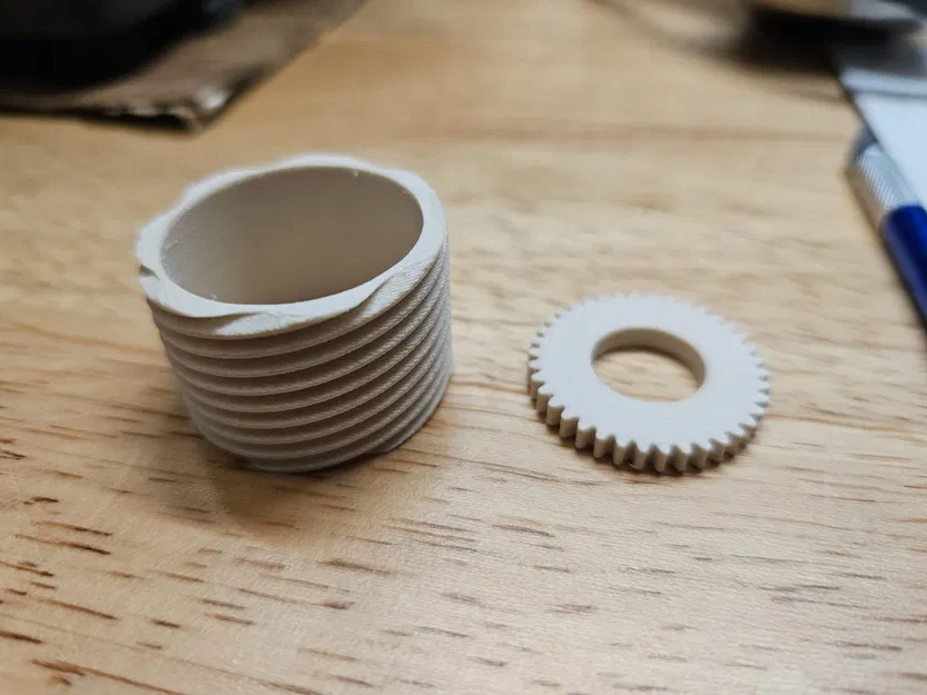 Bánh răng trục vít (Worm Gear) cho máy chiếu Bell & Howell Filmosound - Image 2