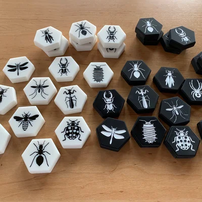 HIVE EXTREME: Bộ bàn cờ kèm hộp đựng