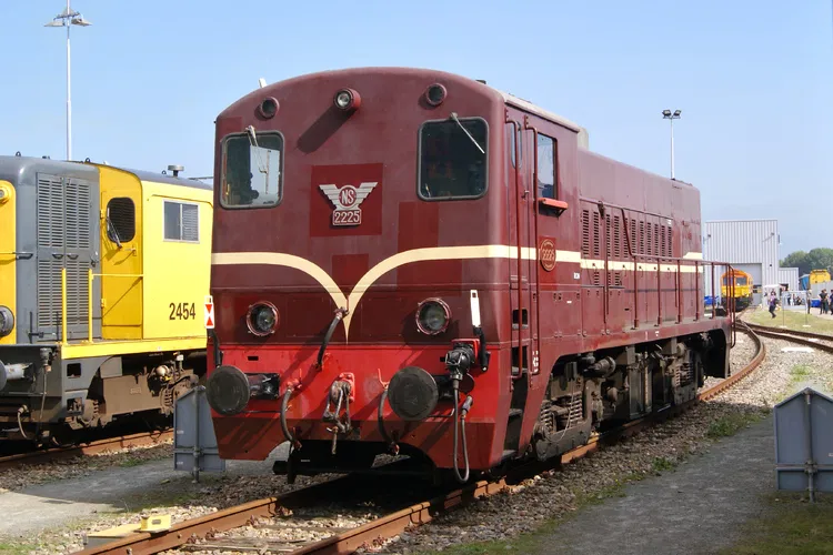 Mô hình đầu máy Diesel NS 2200-2300 - Tỉ lệ 1:32 (Track 45mm) - Image 3