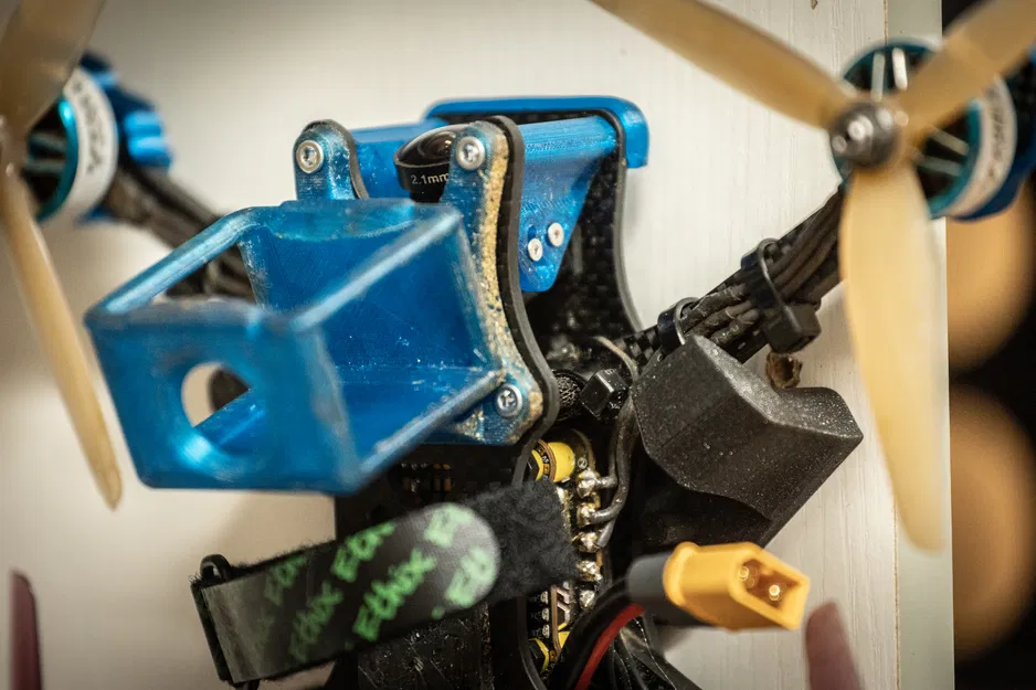 Giá treo tường 3D cho FPV drone 5 inch (tiện lợi, gọn gàng) - Image 2