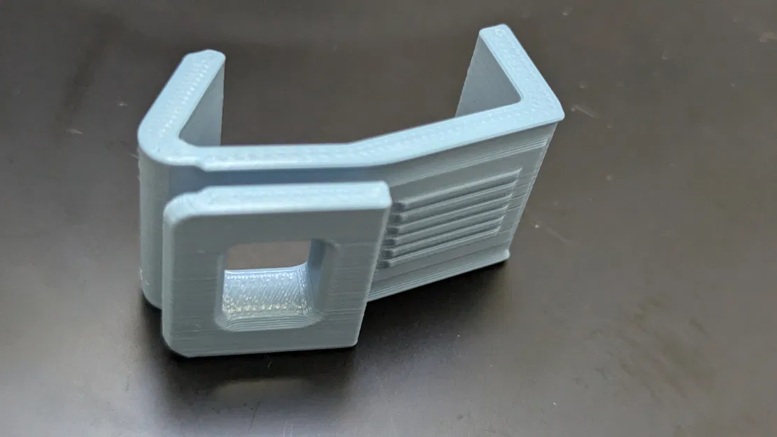 Kẹp gắn dây bungee cho thùng Auer Eurobox và nhà vệ sinh Trobolo - Image 3