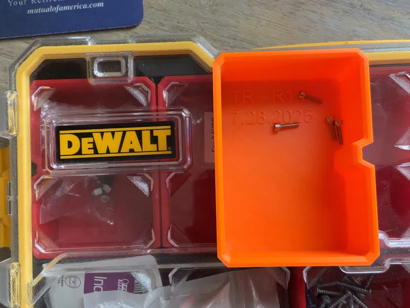 Khay Dewalt cho Hộp đựng linh kiện Pro - Góc 80 x 110 - Image 3