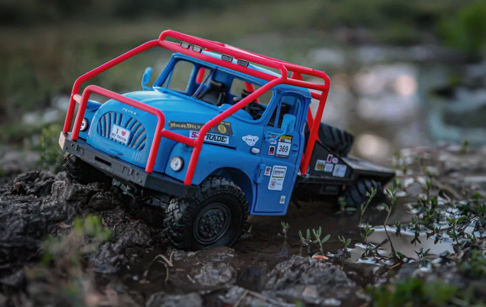 Mô hình xe tải Tatra T-138 Trial (Tỉ lệ 1/18) - Image 3