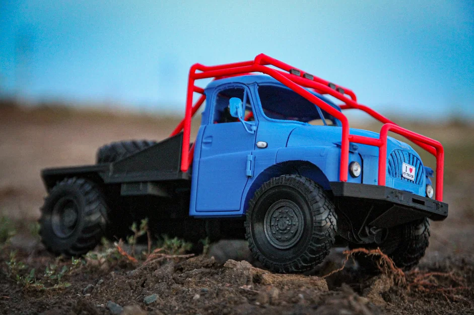 Mô hình xe tải Tatra T-138 Trial (Tỉ lệ 1/18) - Image 4