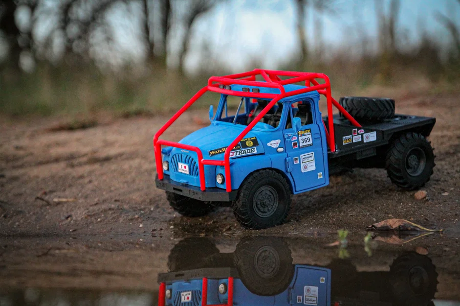 Mô hình xe tải Tatra T-138 Trial (Tỉ lệ 1/18) - Image 11