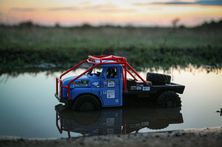 Mô hình xe tải Tatra T-138 Trial (Tỉ lệ 1/18) - Image 15