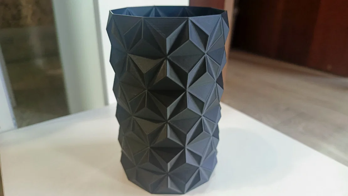 Bình hoa đa giác (Polygonal Vase) trang trí nội thất hiện đại - Image 1