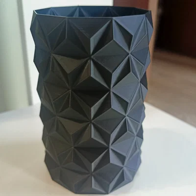 Bình hoa đa giác (Polygonal Vase) trang trí nội thất hiện đại