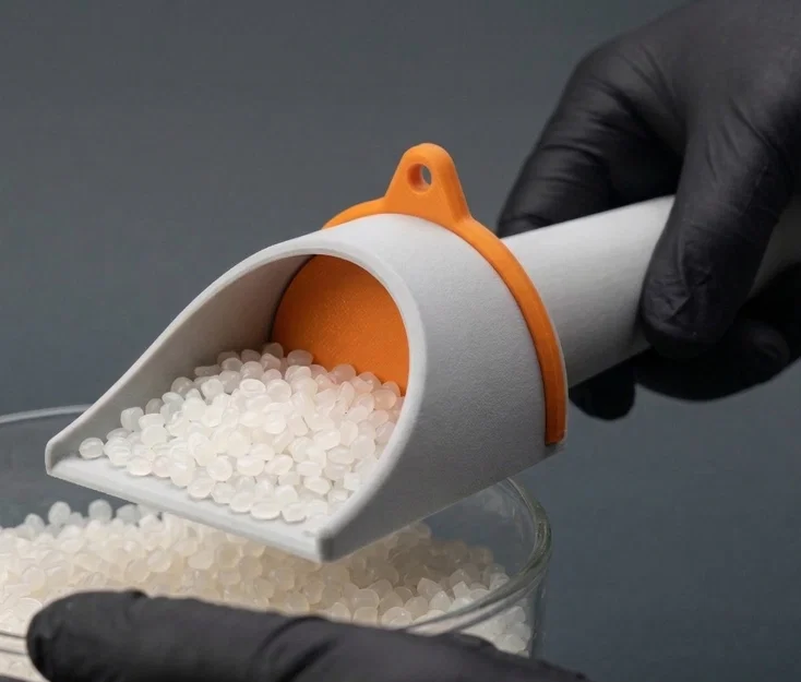 Dụng cụ xử lý hạt nhựa: Muỗng xúc kết hợp Phễu - Image 2