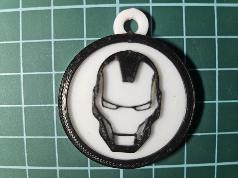 Móc khóa logo Ironman Marvel - Image 1