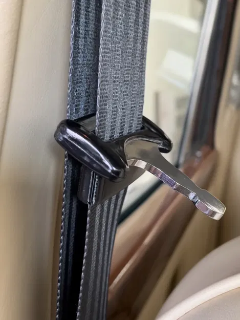 Kẹp Dây An Toàn – Chốt Chặn Khóa Cài - Image 2