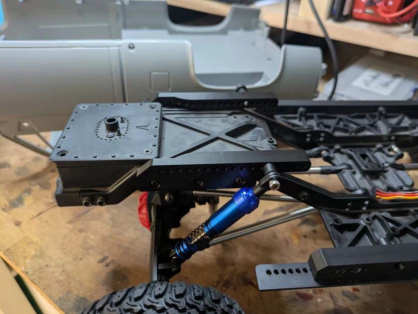 Vanquish VS4-10 - Các linh kiện Chassis / Tháp giảm xóc / Ngàm gắn thân xe / Khay pin - Image 5