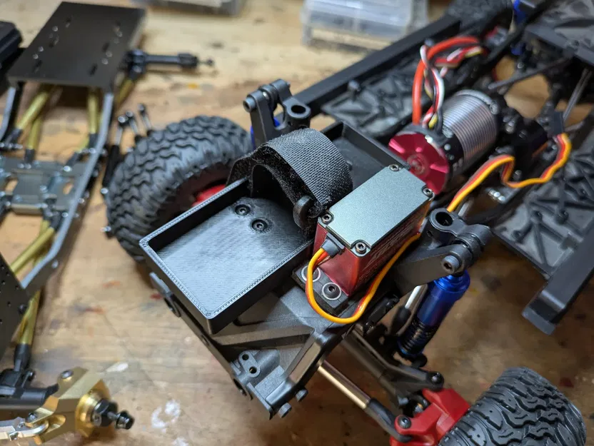 Vanquish VS4-10 - Các linh kiện Chassis / Tháp giảm xóc / Ngàm gắn thân xe / Khay pin - Image 9