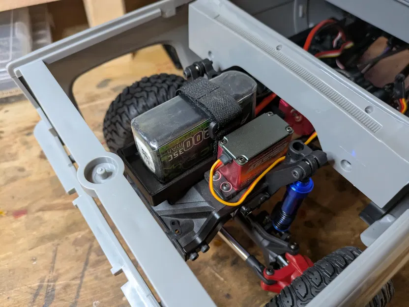 Vanquish VS4-10 - Các linh kiện Chassis / Tháp giảm xóc / Ngàm gắn thân xe / Khay pin - Image 11