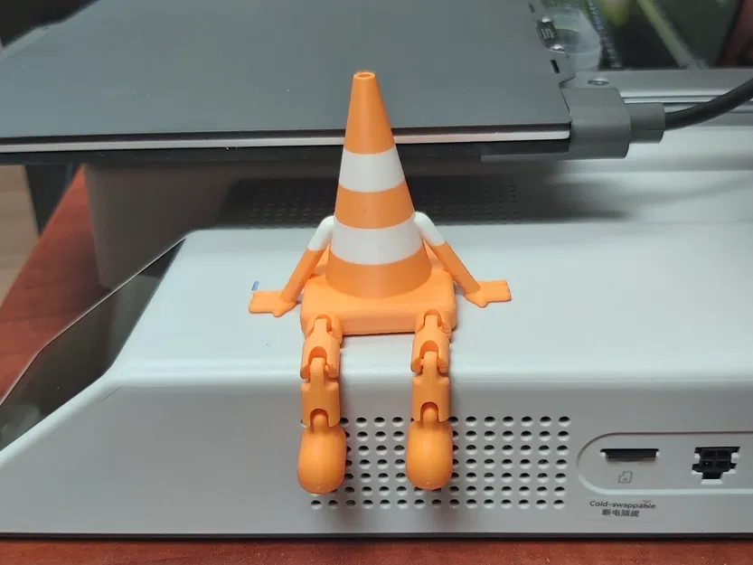 Traffic Cone Buddy - Mô hình chú nón giao thông ngộ nghĩnh in 3D - Image 1