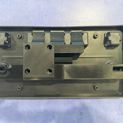 Giá gắn biển số OEM vào móc kéo cho Rivian