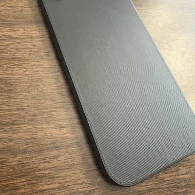 Mô hình iPhone 16e dùng để thiết kế ốp lưng