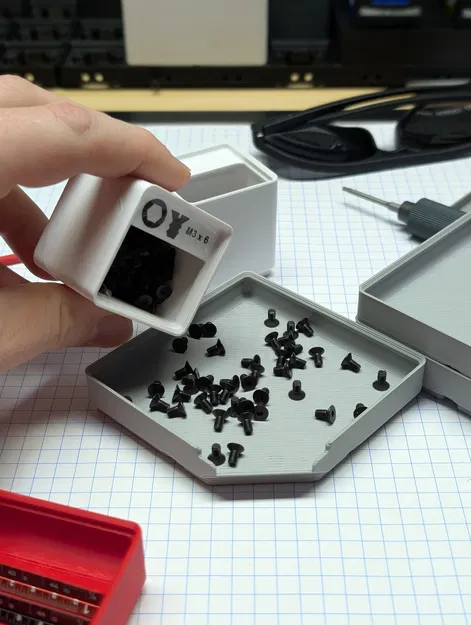 Khay Phễu Gridfinity 2x2x2 - Image 1