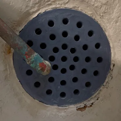 Nắp cống 8 inch cho gara với thiết kế viền lõm