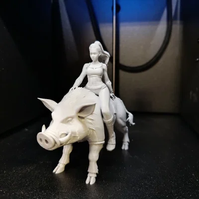Boar Rider – Tượng nữ chiến binh cưỡi heo rừng siêu chi tiết