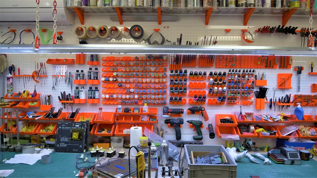 Bộ hệ thống giá treo Pegboard đa năng cho xưởng làm mô hình - Image 1