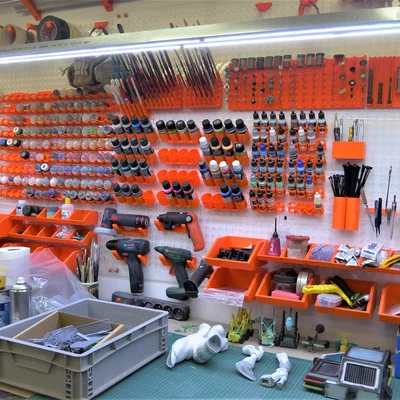 Bộ hệ thống giá treo Pegboard đa năng cho xưởng làm mô hình