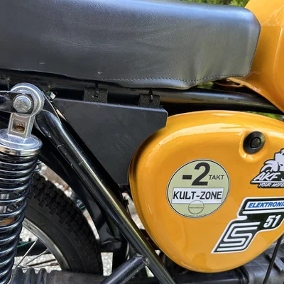 Hộp đựng dụng cụ cho Simson S51 (có khóa)