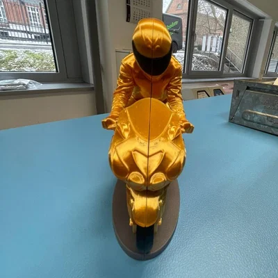 Biker Tăng Tốc Trong Đám Bụi Mù (Đa Sắc)