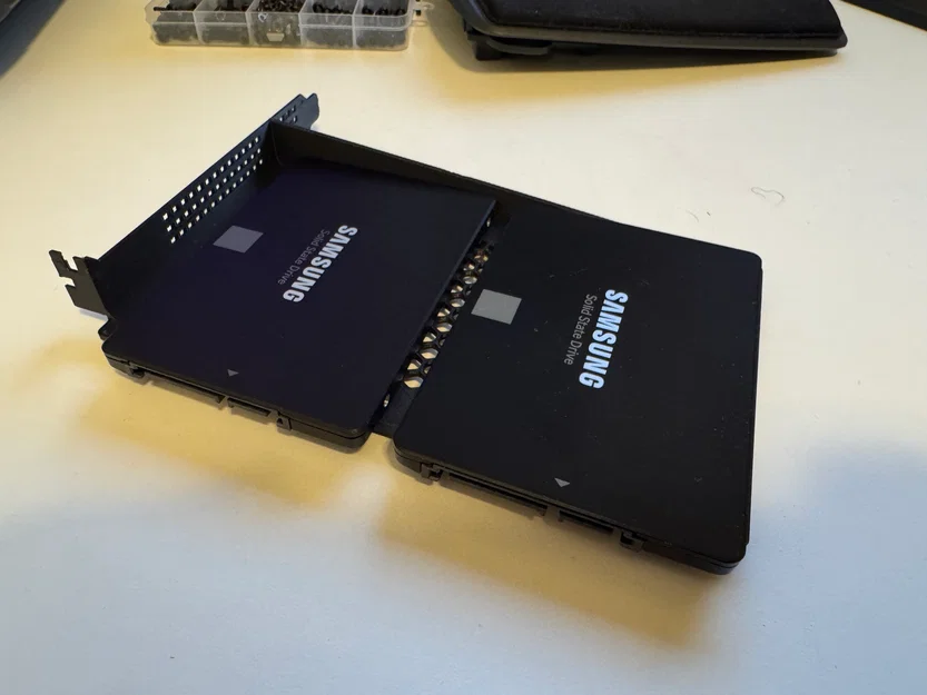 Khay gắn SSD vào khe PCIE Intel - Image 1