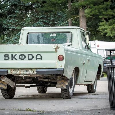 Mô hình 3D xe bán tải cổ điển Škoda 1202 Kamyonet