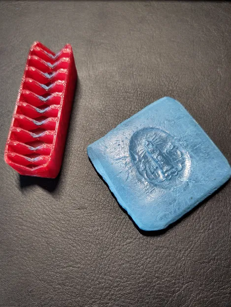 Dụng cụ gọt phấn may (Tailor's chalk sharpener) - Image 1