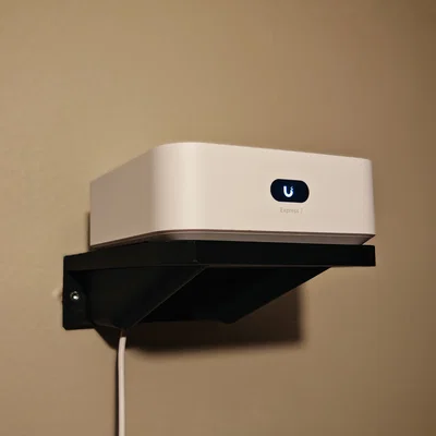 Kệ gắn tường tối ưu cho thiết bị UniFi Express 7 (UX7)