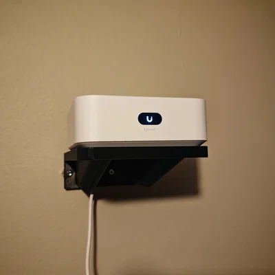 Kệ gắn tường tối ưu cho thiết bị UniFi Express 7 (UX7)