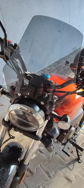 Giá đỡ kính chắn gió cho QJMotor 125SRV (Đời 2025) - Image 1