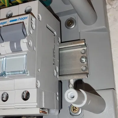 Ngàm Gắn Thiết Bị Lên Thanh Ray DIN (DIN Rail L Mount)