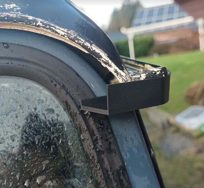 Miếng dẫn hướng thoát nước nóc xe Land Rover 90/110/Defender - Image 1