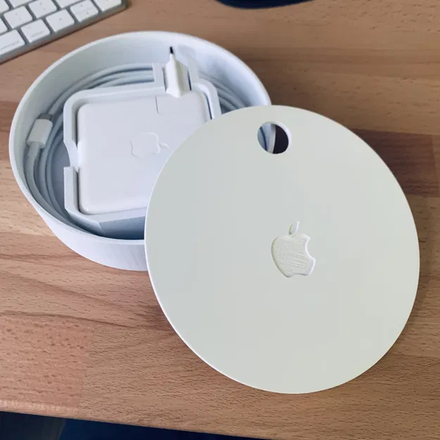 Hộp đựng sạc MacBook Pro 13-inch (61W USB-C chuẩn cắm Châu Âu) - Image 1