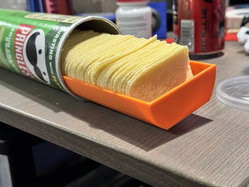 Khay trượt Pringles Slider tiện lợi cho lon 5.5 oz - Image 1