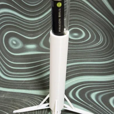 Ống cắm bút hình tên lửa độc đáo cho bàn làm việc