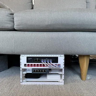 Mini Homelab Media Rack - Kệ đựng thiết bị mạng nhỏ gọn