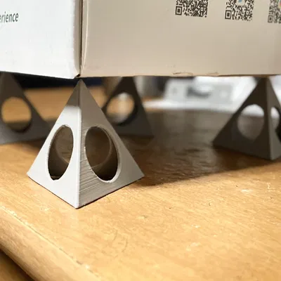 Painters Triangle (Kim tự tháp kê đồ khi sơn)