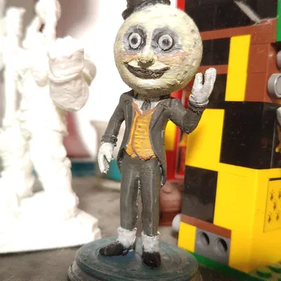 Mô hình Moon Face (Người Mặt Trăng)