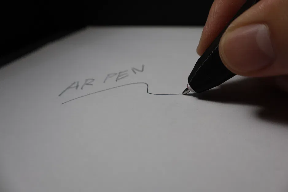 Đồ chơi fidget bút bi kiểu súng AR có tính năng hất vỏ đạn - Image 4