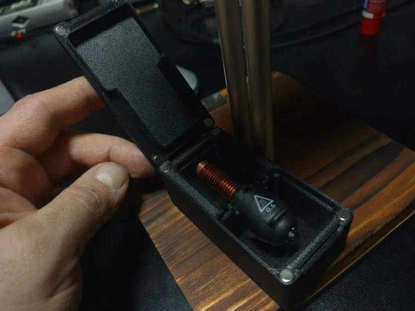 Hộp đựng đầu phun cho Flashforge Adventurer 5m với khóa nam châm - Image 1