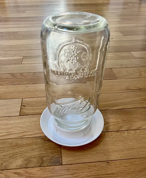 Dụng cụ cho gà uống nước (Chicken Waterer) - Image 3