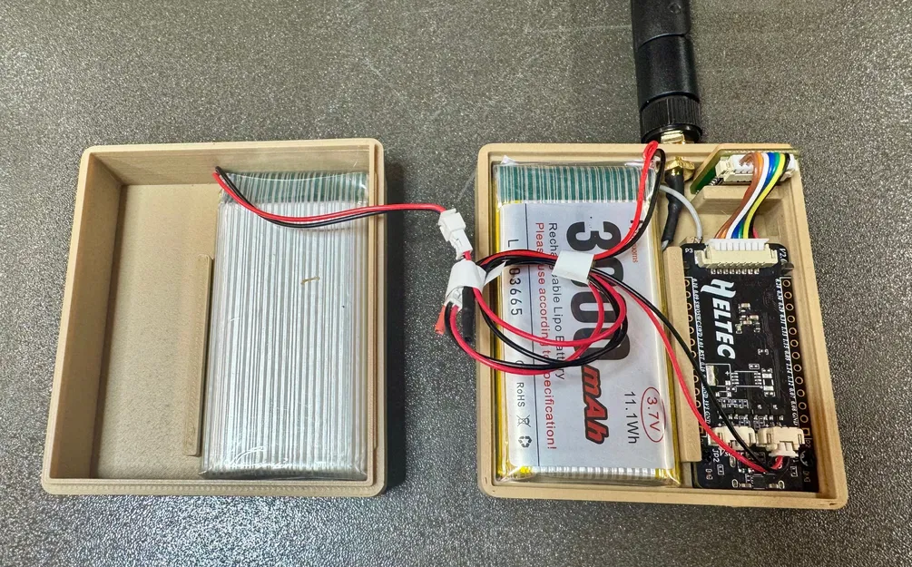 Case cho Heltec T114 V2 Meshtastic Radio kèm GPS và 2 viên pin Lipo 3000mAh - Image 2